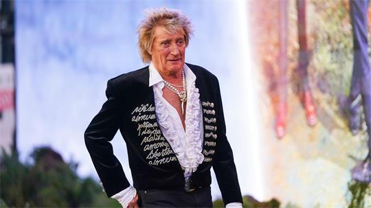 Rod Stewart hat seine letzte Tournee angekündigt. Für vier Auftritt führt diese ihn auch nach Deutschland. (Archivbild)