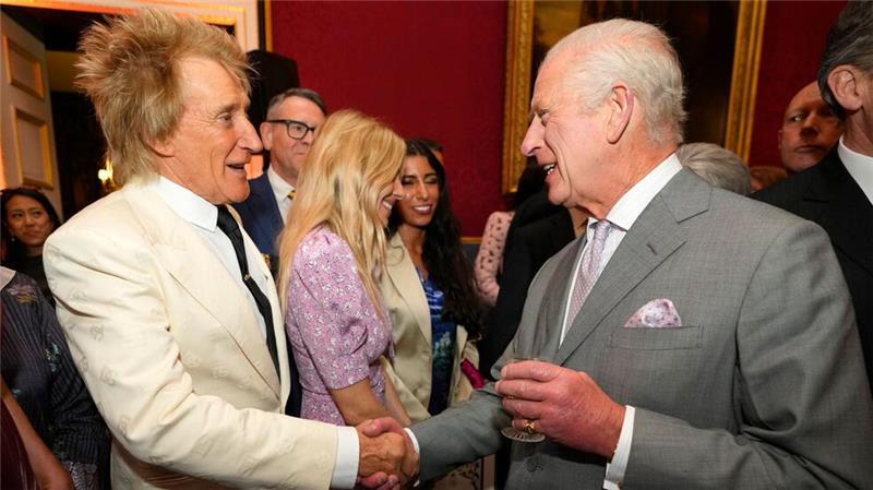 Rod Stewart wird Botschafter für royale Stiftung Rod Stewart (l) traf König Charles III. im Sommer. (Archivbild