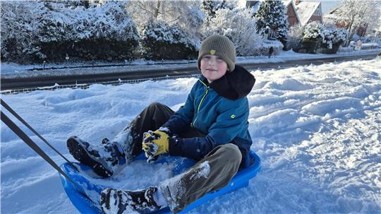 Rodeln ist im Kreis Stade nicht nur am Deich möglich.
