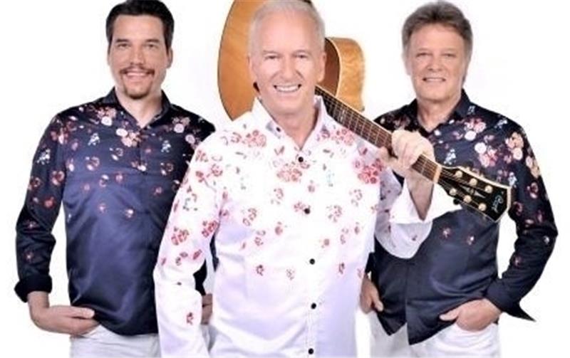 Roland Eberhart (Mitte) und seine Musikerkollegen. Foto Calimeros