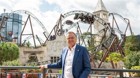 Roland Mack testet auch mit 75 neue Achterbahnen.