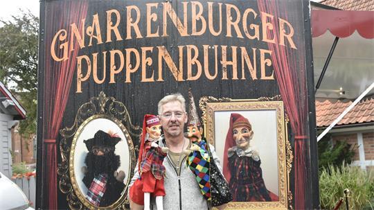Rolf Reinsch begeistert sein Publikum mit alten Handpuppen. 