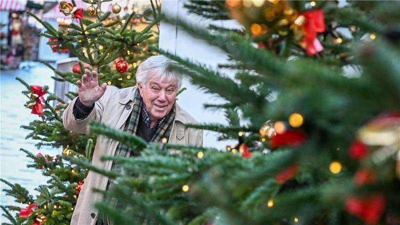 Rolf Zuckowski schenkt an Weihnachten lieber, als beschenkt zu werden.