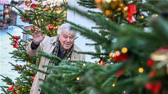 Rolf Zuckowski schenkt an Weihnachten lieber, als beschenkt zu werden.