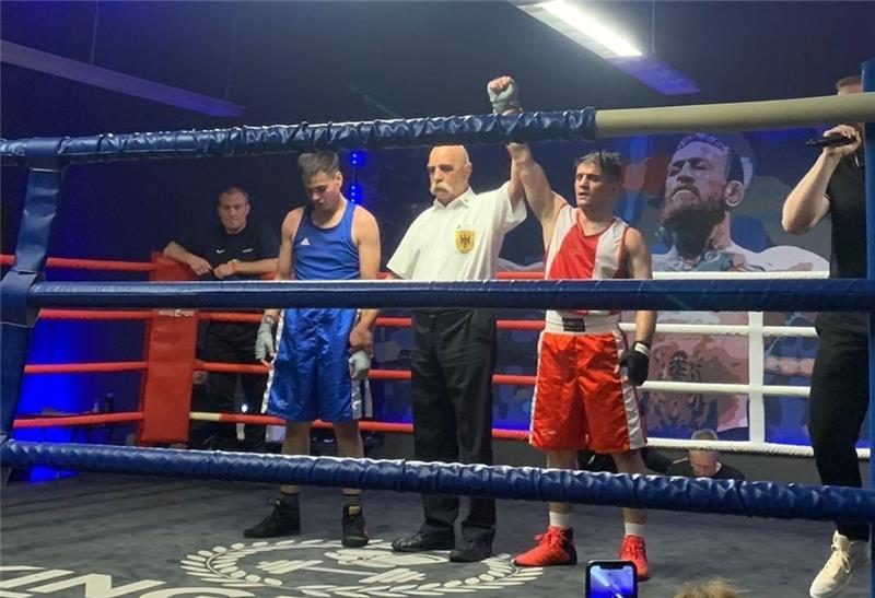 Romal Rahmani (rechts) vom VfL Stade kämpft jetzt um die Qualifikation zur Landesmeisterschaft. Foto: Verein/Odenbach
