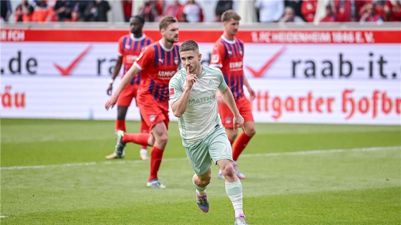„Richtig gute Saison“: Werder siegt mit 4:1 in Heidenheim Romano Schmid traf zur Führung.
