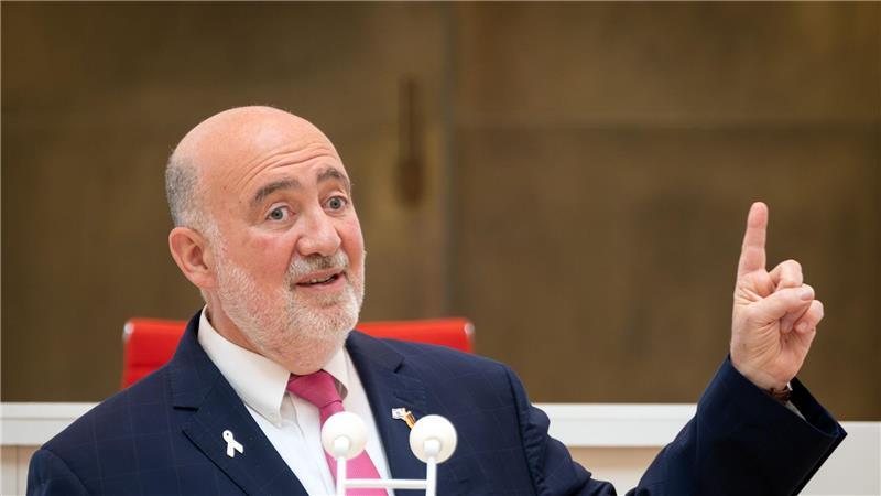 Ron Prosor warf den Veranstaltern einen „Frontalangriff auf die Kunstfreiheit“ vor. (Archivbild)