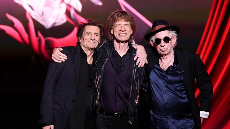 Ronnie Wood (l-r), Mick Jagger und Keith Richards von den Rolling Stones während einer Pressekonferenz zur Veröffentlichung ihres  neuen Albums „Hackney Diamonds“.