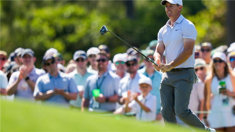 Rory McIlroy liegt nach Tag zwei souverän an der Spitze beim Masters in Augusta.