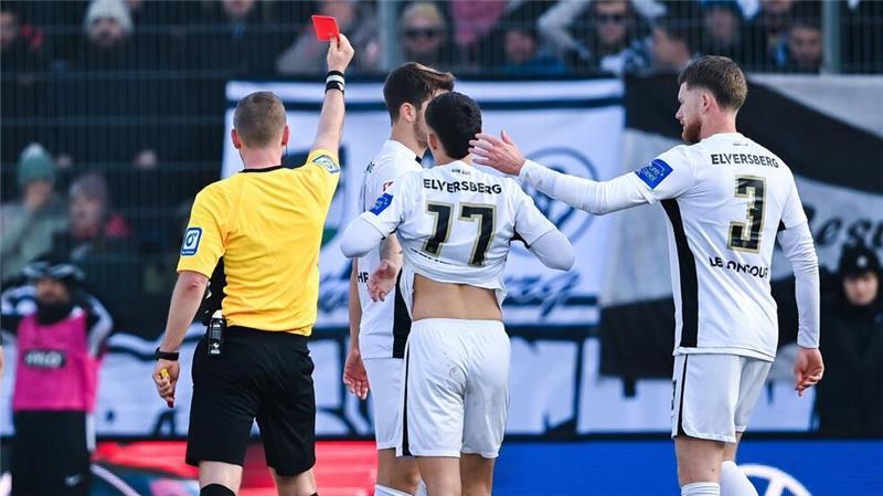 5:2 nach 0:2 - Magdeburg dreht Spiel und ist Zweiter Rot gegen Elversbergs Frederik Schmahl änderte das gesamte Spiel.