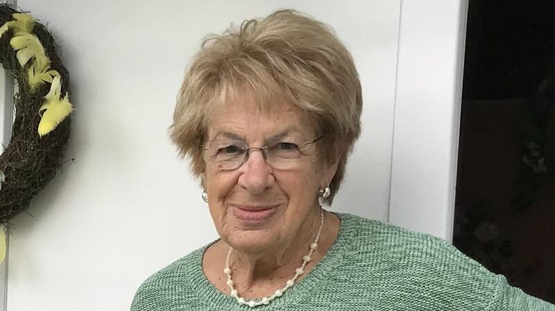 Frau aus dem Kreis Cuxhaven bekommt regelmäßig Briefe aus dem britischen Königshaus Routine wird es für sie nicht: Renate Schmidt freut sich über jeden Brief aus dem britischen Königshaus. Foto: Reese-Winne Routine wird es für sie nicht: Renate Schmidt freut sich über jeden Brief aus dem britischen Königshaus.