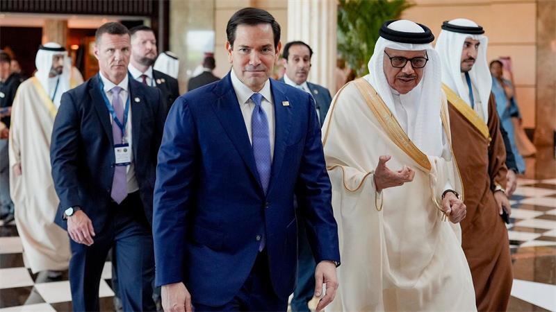 Rubio mit dem bahrainischen Außenminister al-Sajani.