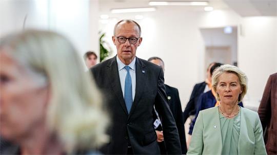 Rückschlag für Ursula von der Leyens Kanada-Pläne: Bundeskanzler Friedrich Merz setzte gemeinsam mit Kollegen durch, dass der Begriff „assoziiertes Mitglied“ für Kanada vorerst nicht gebraucht wird. (Archivbild)