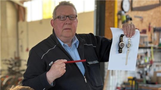 Rüdiger Wehner führte mit viel Humor durch die Versteigerung.