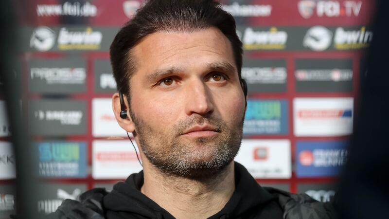 Insolvenz vertagt: Auch der HSV rettet den VfB Lübeck Ruft Sponsoren zur Unterstützung auf: Lübecks Trainer Guerino Capretti.