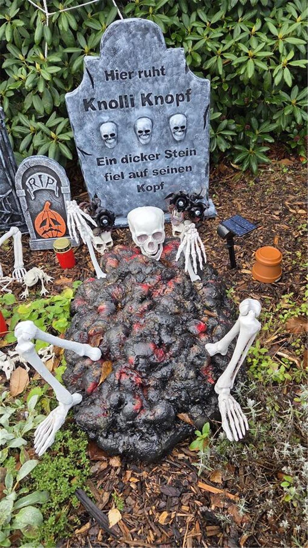 Ruhe in Frieden, Knolli Knopf.