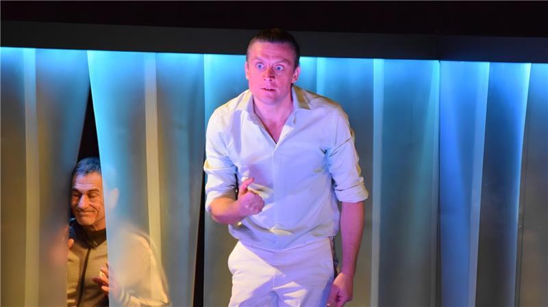 Ruhig durchatmen? In manchen Momenten für den dauergestressten Anwalt Björn Diemel (Ralph Opferkuch) schwer möglich.