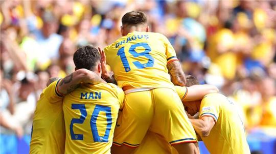 Rumänien besiegte schwache Ukrainer in ihrem ersten Gruppenspiel deutlich.