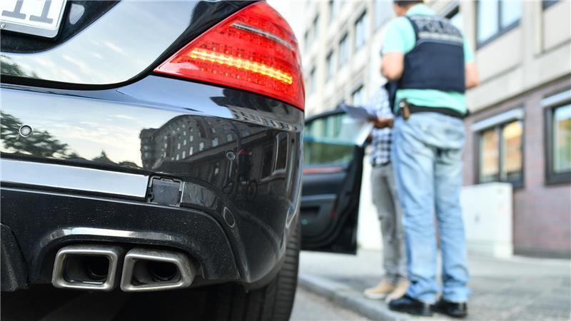 Polizeikontrolle: Steigt das Bußgeld, wenn man patzig ist? Rummaulen bei der Polizeikontrolle? Wer Dampf ablässt, kann sich schnell mit erhöhten Bußgeldern konfrontiert sehen