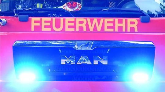 Rund 100 Feuerwehrleute waren bei dem Hausbrand in Kiel-Gaarden im Einsatz. (Symbolbild)