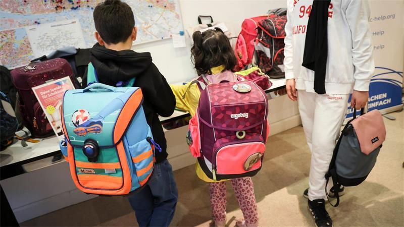 Zahl der Schülerinnen und Schüler in Hamburg wächst weiter Rund 1.500 gespendete Schulranzen sollen in diesem Jahr verteilt werden.