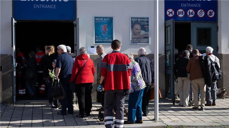 Weltkriegsbombe in Dresden entschärft Rund 17.000 Menschen waren von der Evakuierung betroffen.