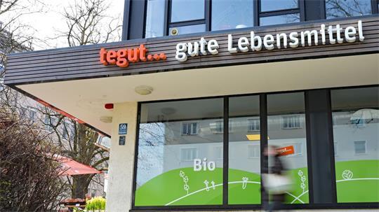 Rund 200 Tegut-Supermärkte will der Lebensmitteleinzelhändler Edeka übernehmen, die Rewe-Gruppe bis zu 40 Filialen. (Archivbild)
