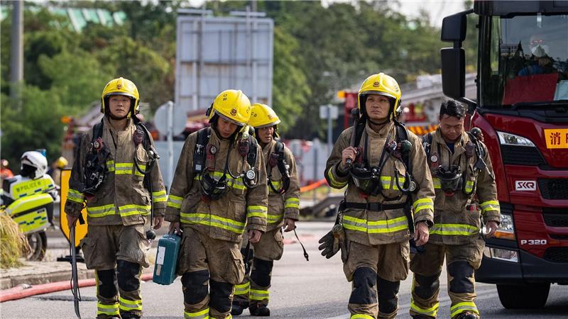 128 Menschen bei Feuerkatastrophe in Hongkong gestorben Rund 2.300 Feuerwehrleute kamen bislang zum Einsatz.