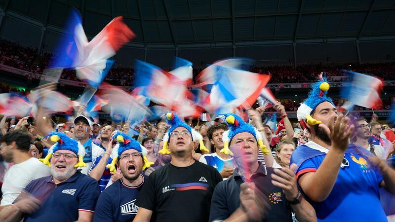 Rund 27.000 Fans erlebten das Spiel der deutschen Handballer gegen Frankreich live im Stadion.