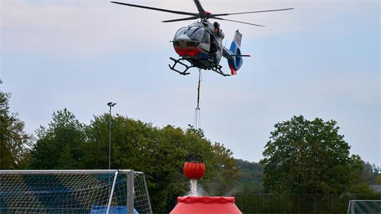 Rund 300 Einsatzkräfte waren vor Ort. 