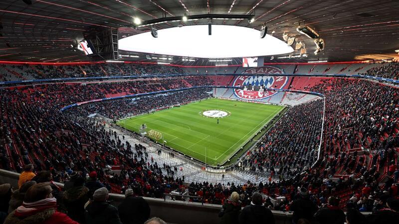 Berührende Worte von Hoeneß: „Franz, du fehlst mir sehr“ Rund 30.000 Besucher kamen zur Gedenkfeier in die Münchner Arena.