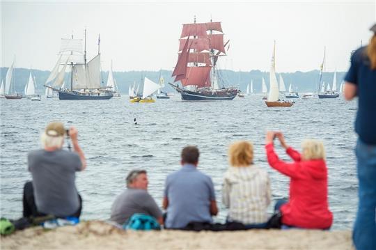 Rund 3,5 Millionen Besucher werden bei der Kieler Woche von diesem Sonnabend an erwartet. Foto: dpa-Bildfunk