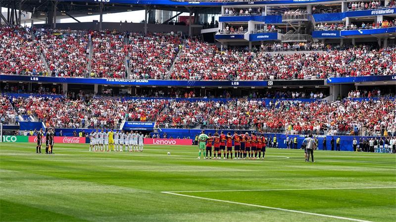 Vorbild Coldplay: Mega-Events können Klimaschutz fördern Rund 40 Prozent der internationalen Besucher der WM in Amerika kommen aus Europa. (Archivbild)