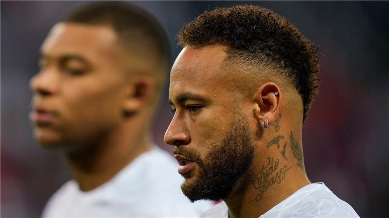 Rund 400 Millionen Euro ließ sich PSG Kylian Mbappé (links) und Neymar kosten: Der Titel in der Champions League sprang dafür nicht heraus.