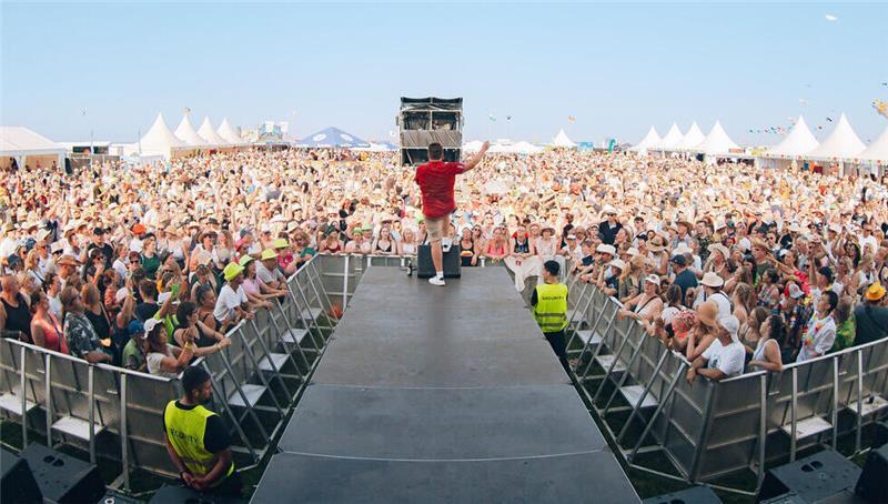 Elbstrand Festival: Wen Gründer Tim Sieb gerne auf der Bühne hätte Rund 4000 Besucher feiern jedes Jahr auf dem Elbstrand Festival am Otterndorfer Grünstrand eine elfstündige Party.