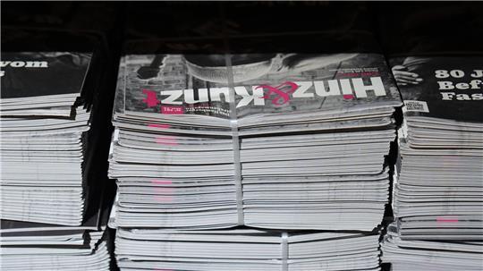 Rund 44.000 Exemplare der Hamburger Straßenzeitung verkaufen die Obdachlosen im Monat.