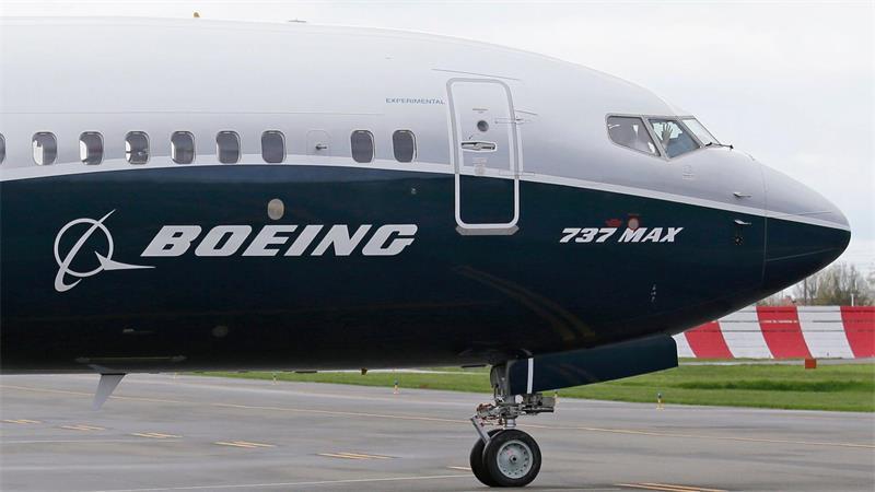 Rund 470 Maschinen des Typs Boeing 737 Max sollen auf Risse neben Türen überprüft werden. (Archivbild)