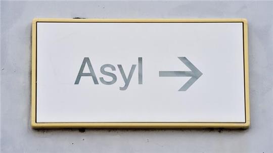 Rund 482.300 Menschen bezogen am Jahresende 2022 Regelleistungen nach dem Asylbewerberleistungsgesetz.
