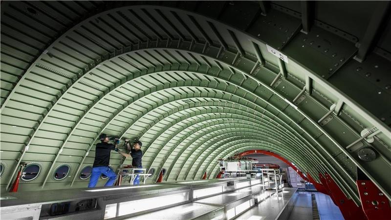 Airbus auf Wachstumskurs: Flugzeugbauer will sein Werksgelände vergrößern Rund 5000 Rumpfschalen verlassen jährlich das Einswarder Airbus-Werk.