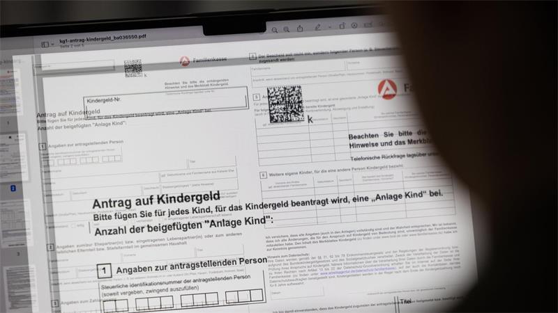 Bundestag beschließt Kindergeld ohne Antrag - darum geht es Rund 55 Milliarden Euro Kindergeld hat die Familienkasse im vergangenen Jahr ausgezahlt, für 17,57 Millionen Kinder. (Symbolbild)