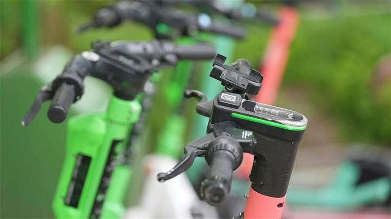 Uniklinikum behandelte 1.200 Menschen mit E-Scooter-Unfällen Rund 60 Prozent der Verletzten nach einem E-Scooter-Unfall waren Männer. (Symbolbild)