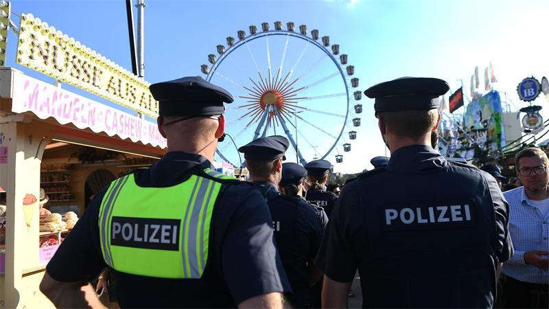 KI-Kameras und neue Konzepte: Wiesn-Sicherheit verstärkt Rund 600 Polizeibeamtesind rund um das Fest im Einsatz. (Archivbild)