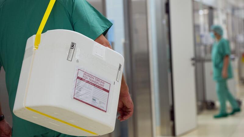 Rund 8400 Menschen stehen auf Wartelisten für eine Organspende.