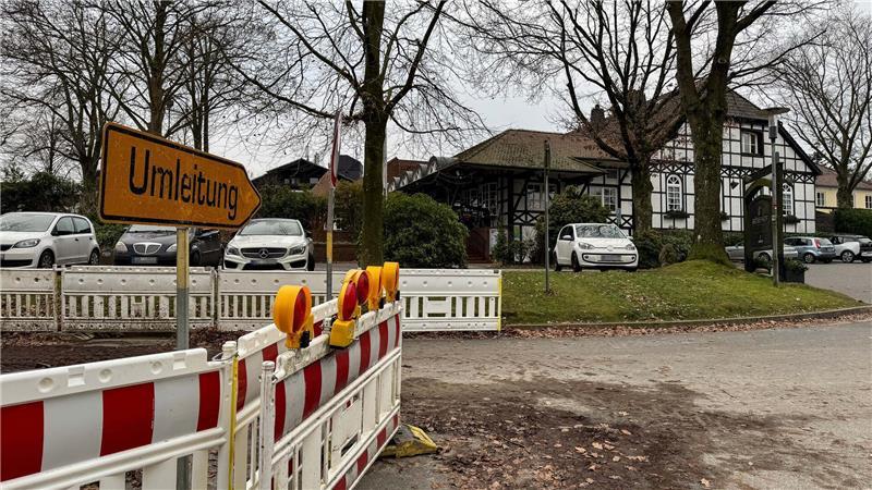 Traditionshotel nach 200 Jahren vor dem Aus? Bösehof meldet Insolvenz an Rund ein Jahr lang wurde die Hauptmann-Böse-Straße am Bösehof in Bad Bederkesa saniert - auf Staub und Lärm hatten viele Gäste keine Lust.