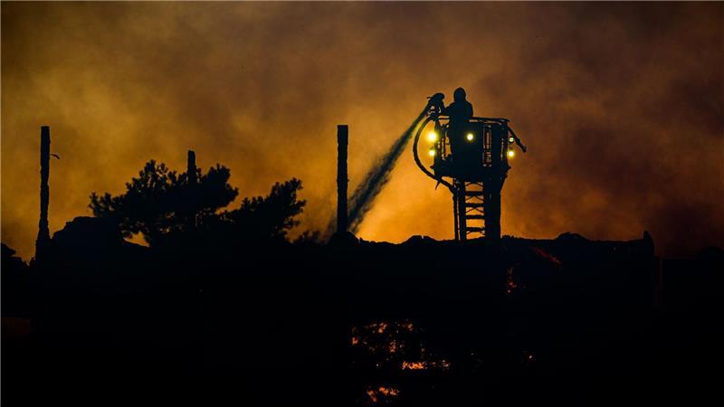 Rund fünf Stunden lang war die Feuerwehr mit einer hohen Anzahl an Kräften im Einsatz.