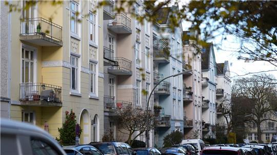 Rund neun Milliarden Euro wurden im vergangenen Jahr dem Immobilienmarktbericht zufolge in Hamburg durch den Verkauf von Immobilien und Grundstücken umgesetzt. (Symbolbild)