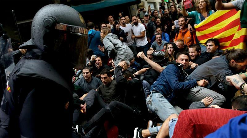 Rund um das illegale Unabhängigkeitsreferendum in Katalonien 2017 kam es zu heftigen Zusammenstößen zwischen der Polizei und Demonstranten.