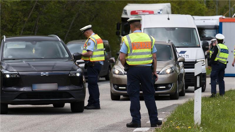 Rund vier Kilogramm Marihuana hat die Bundespolizei bei einer Kontrolle am Grenzübergang entdeckt. (Archivbild)