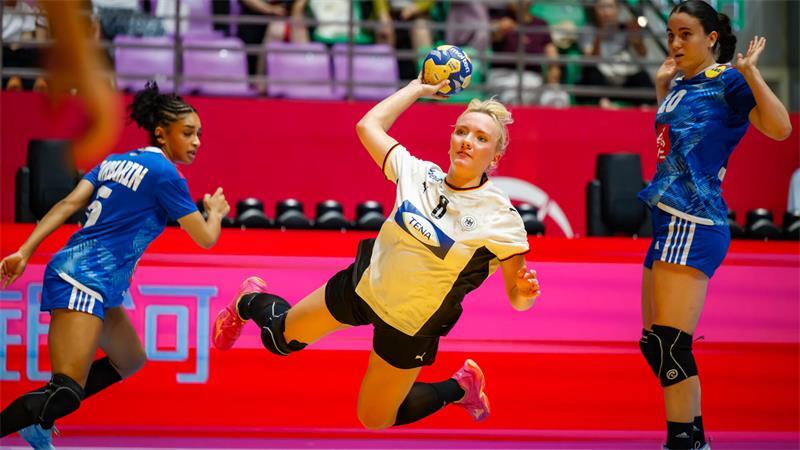 „Krasseste Erfahrung“: BSV-Spielerinnen holen mit Deutschland WM-Gold Ruslana Litvinov vom BSV wurde bei der WM zur wertvollsten Spielerin gewählt.