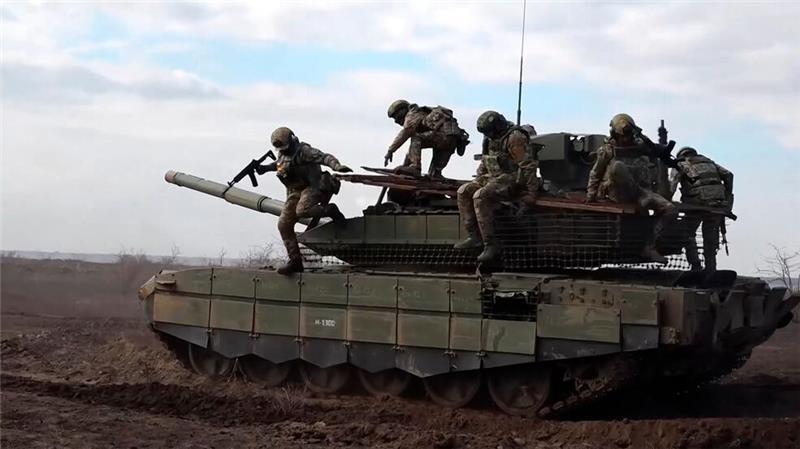 Militärexperte sieht Gefahren in einer Waffenruhe Russische Soldaten in der Ukraine. Der ukrainische Militärexperte Olexander Kowalenko warnt vor den seiner Meinung nach bestehende Gefahren einer Waffenruhe. (Archivbild)